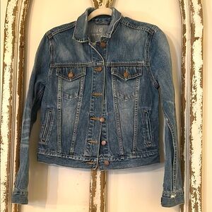 Gap 1969 Jean Jacket
Womens Size Small Blue Denim Trucker Biker Distressed VTG